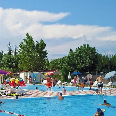 度假居 Caravanpark San Benedetto In Peschiera 佩斯基耶拉德加达