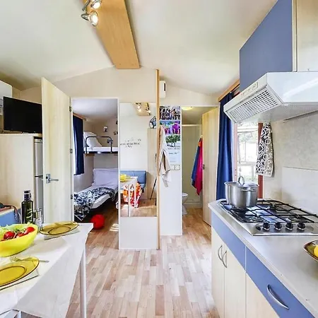 Caravanpark San Benedetto In Peschiera * 佩斯基耶拉德加达